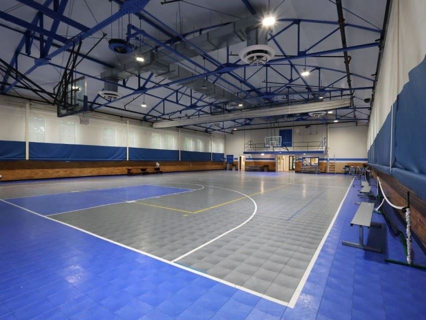 A picture of the gym in the Laurel Armory